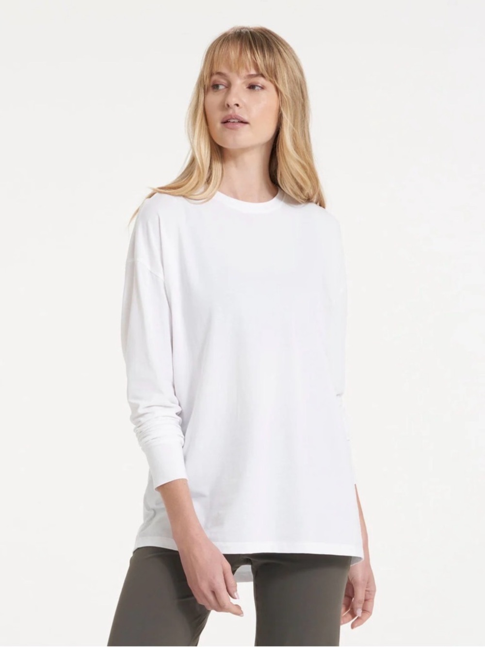 Vuori Women's White Long Sleeve Crewneck Tee